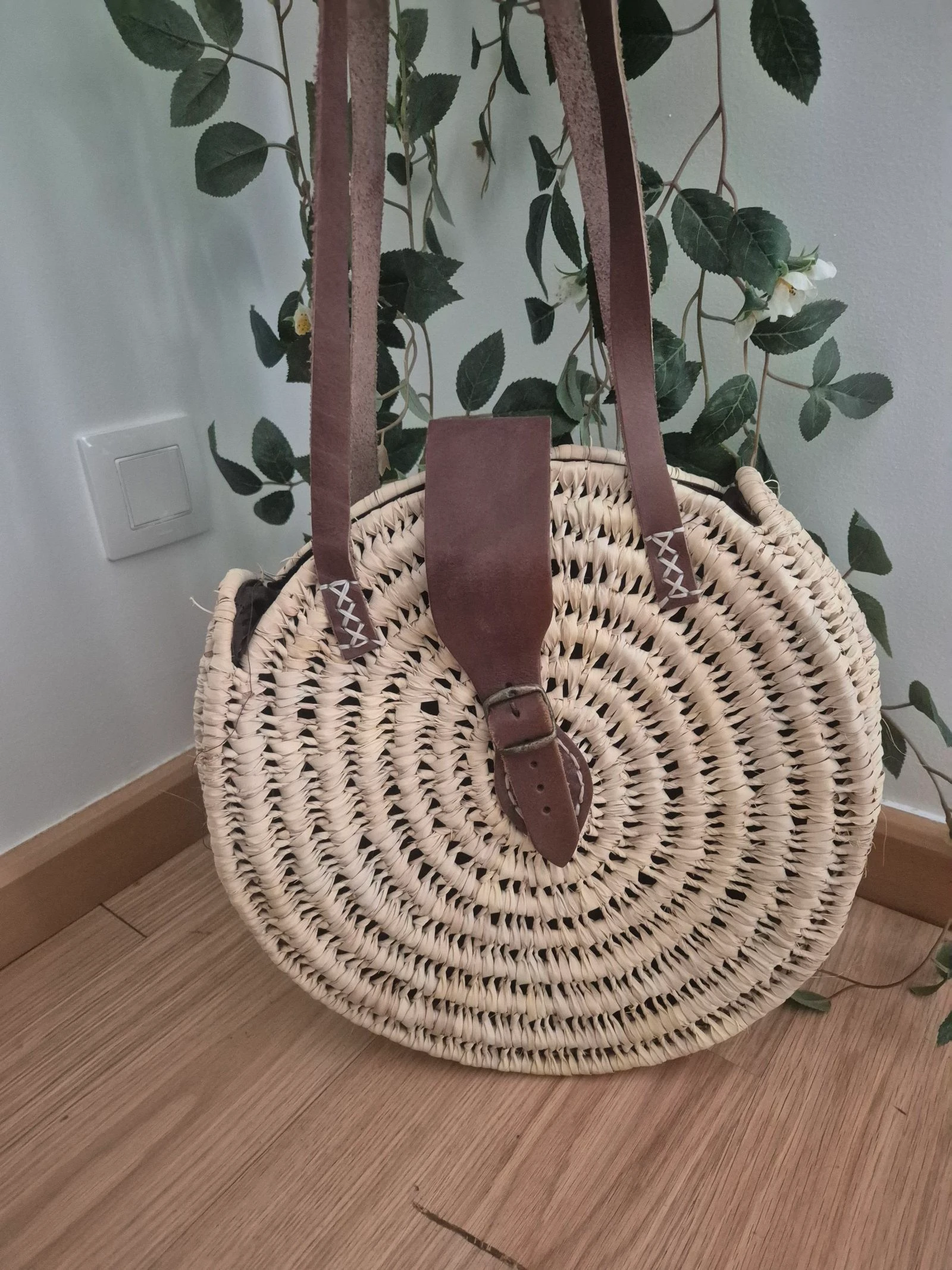 Grote ronde stro- en leren tas – photo 2